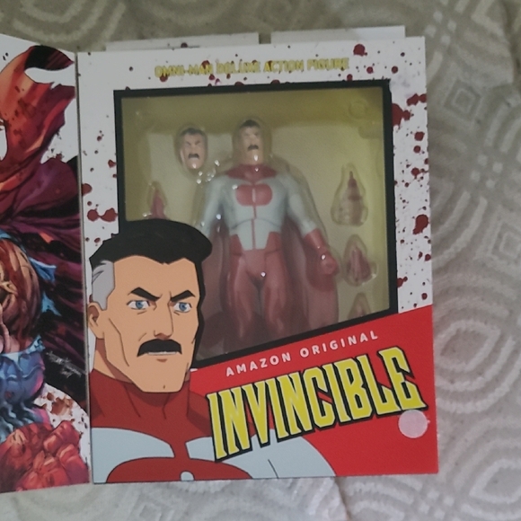 Invincible Omni-Man Deluxe Action Figure - Red and Blue - Picture 2 of 4